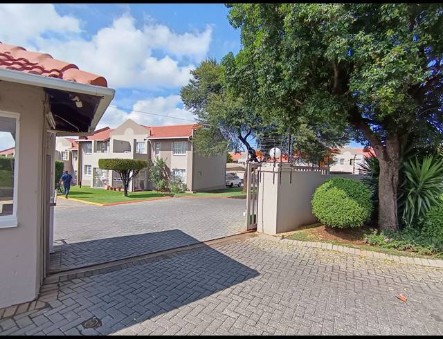 2 BEDROOM APARTMENT FOR SALE IN MEYERSDAL